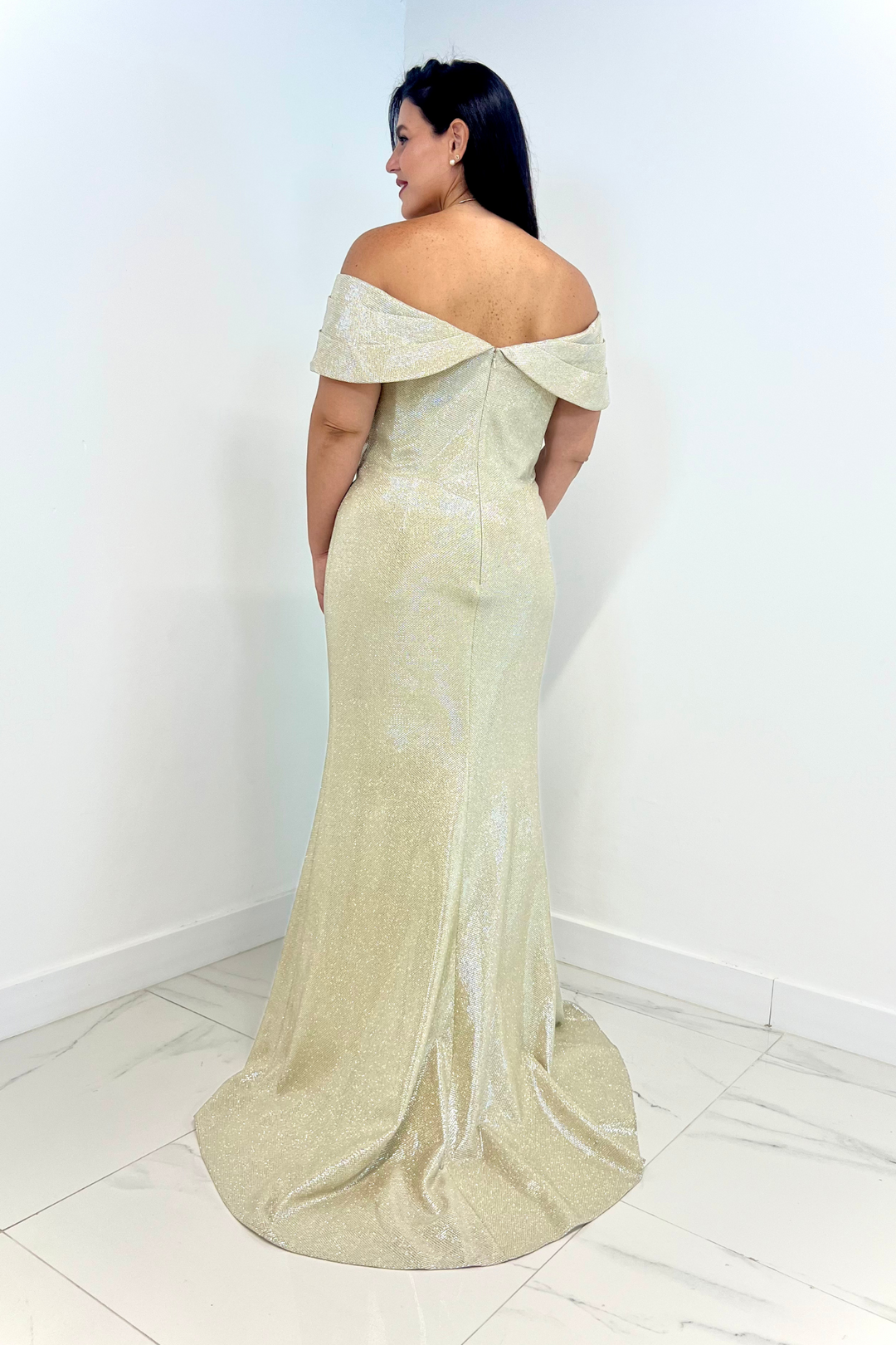 Vestido dorado off shoulder