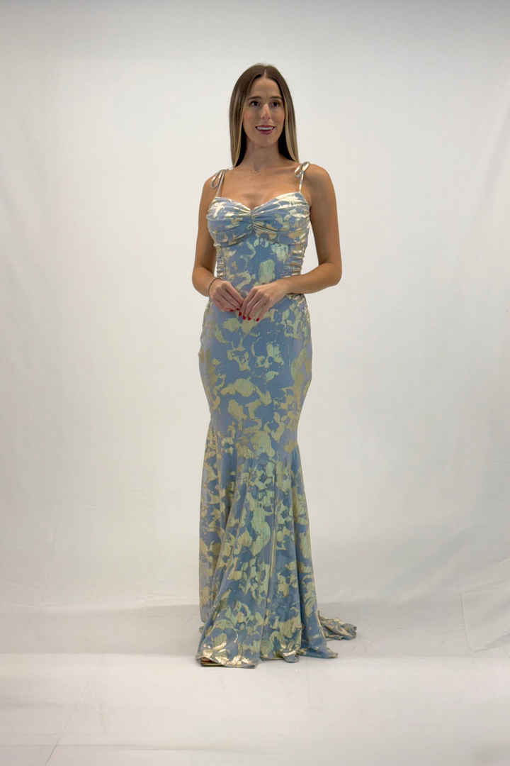 Vestido corte sirena azul con dorado
