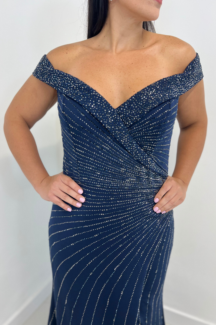 Vestido largo azul marino con strass
