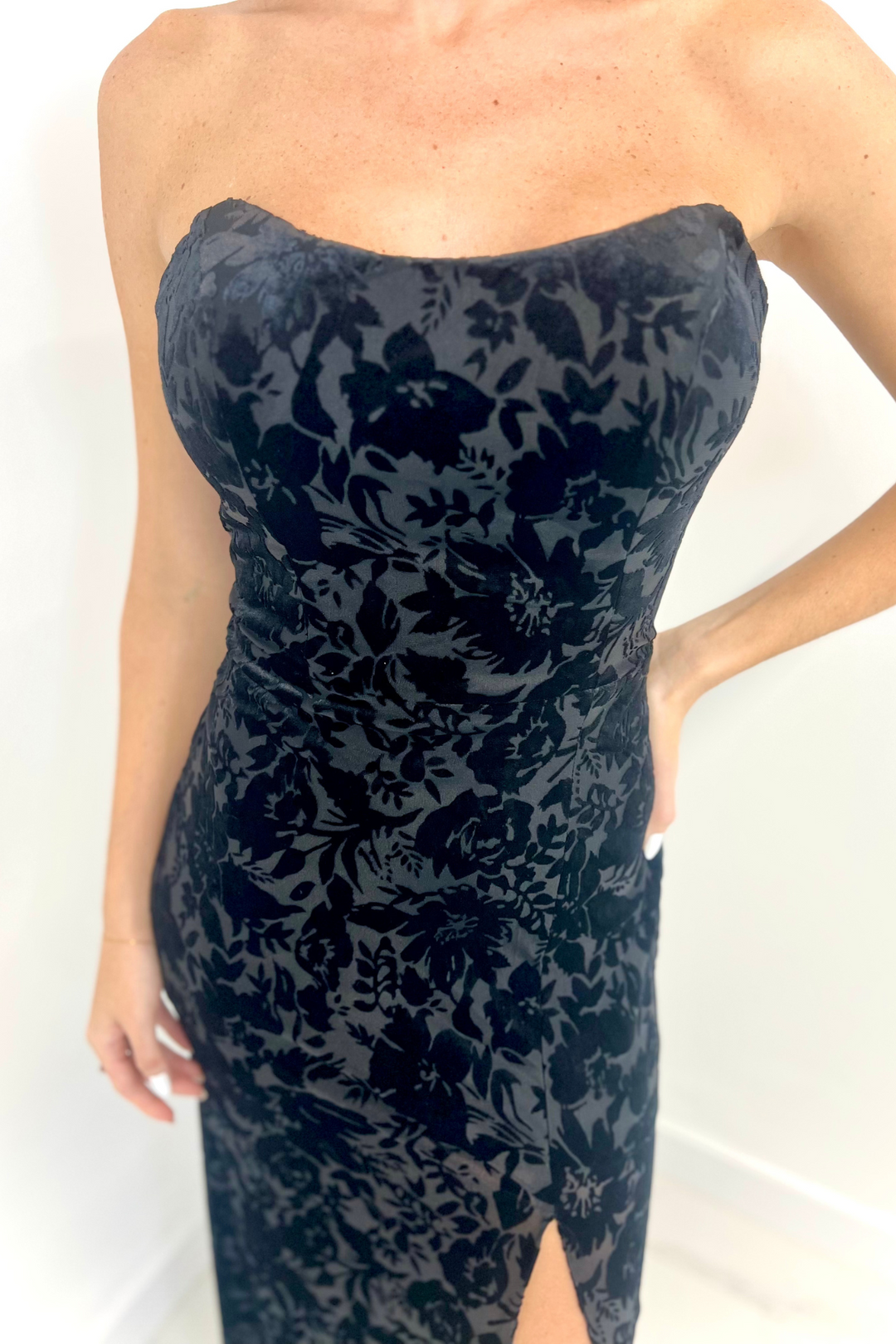 Vestido largo de terciopelo negro