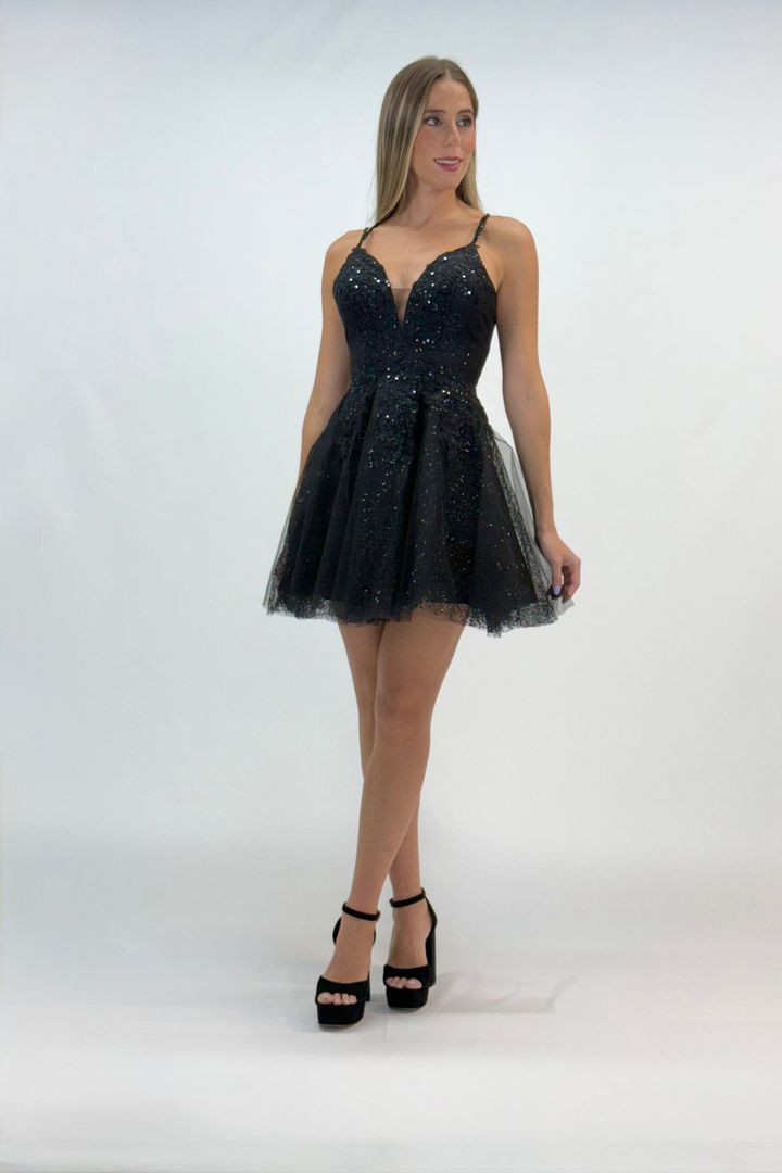 Vestido corto negro bordado