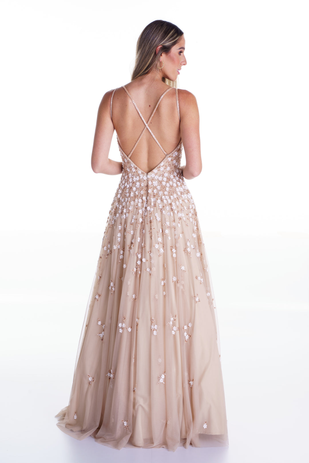 Vestido largo beige con flores