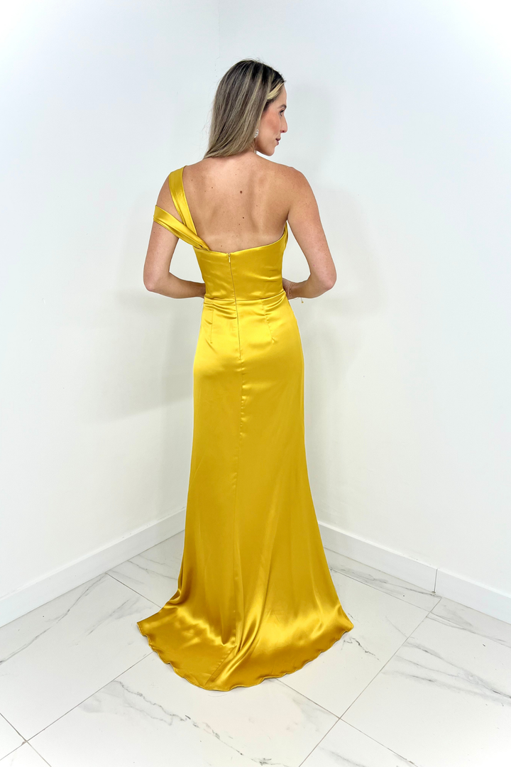 Vestido amarillo mostaza asimétrico