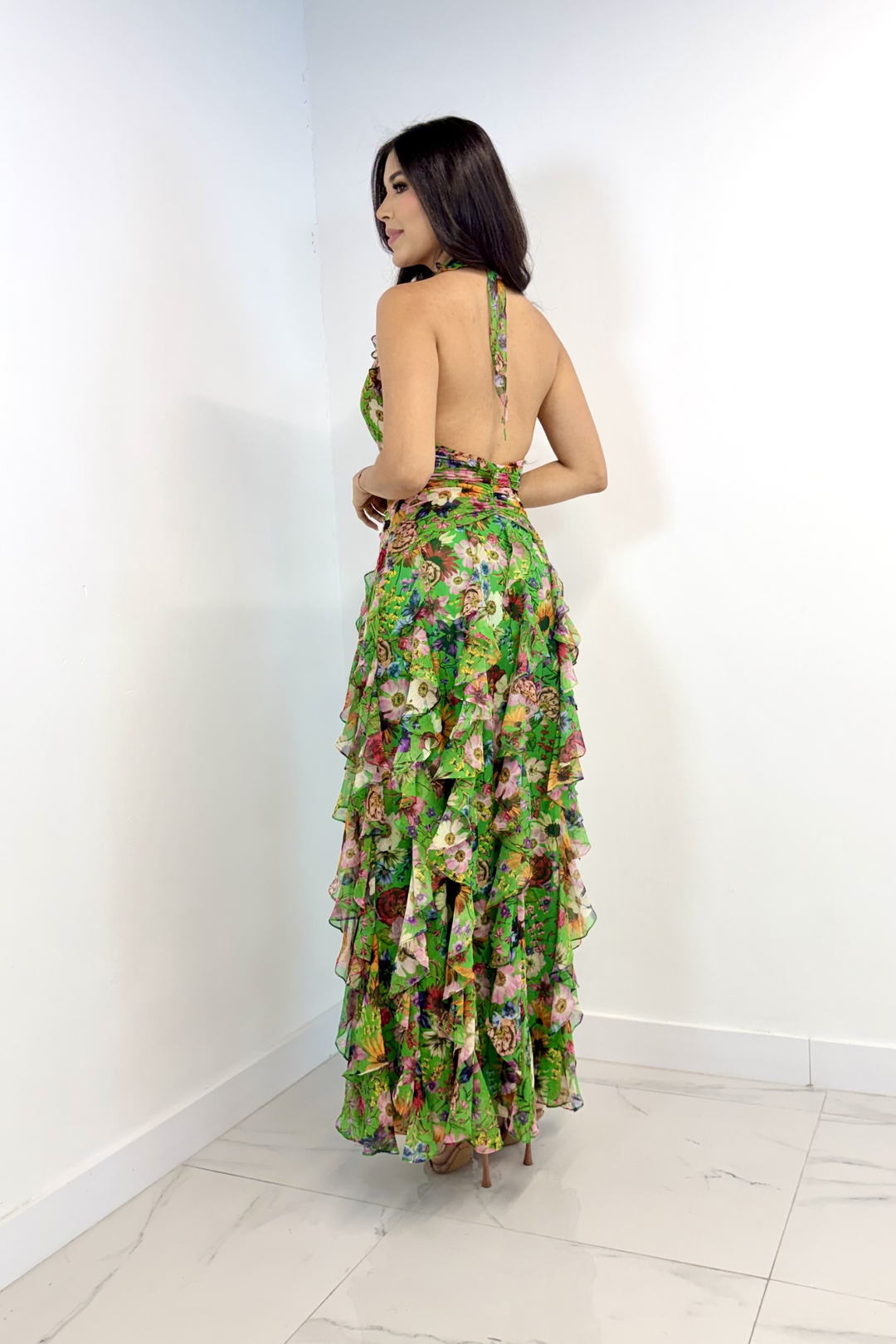 Vestido estampado floreado con escote en V