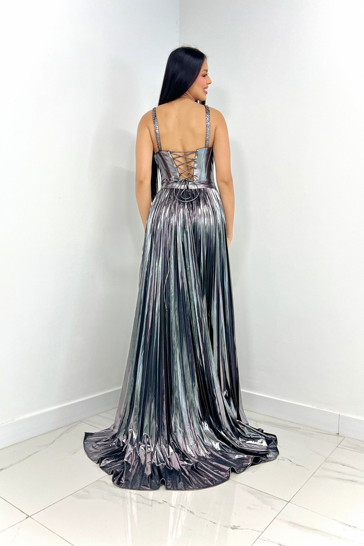 Vestido largo plateado plisado